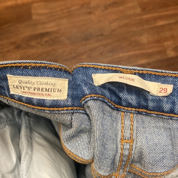 Levi Wedge Jeans - Picture 3 of 3